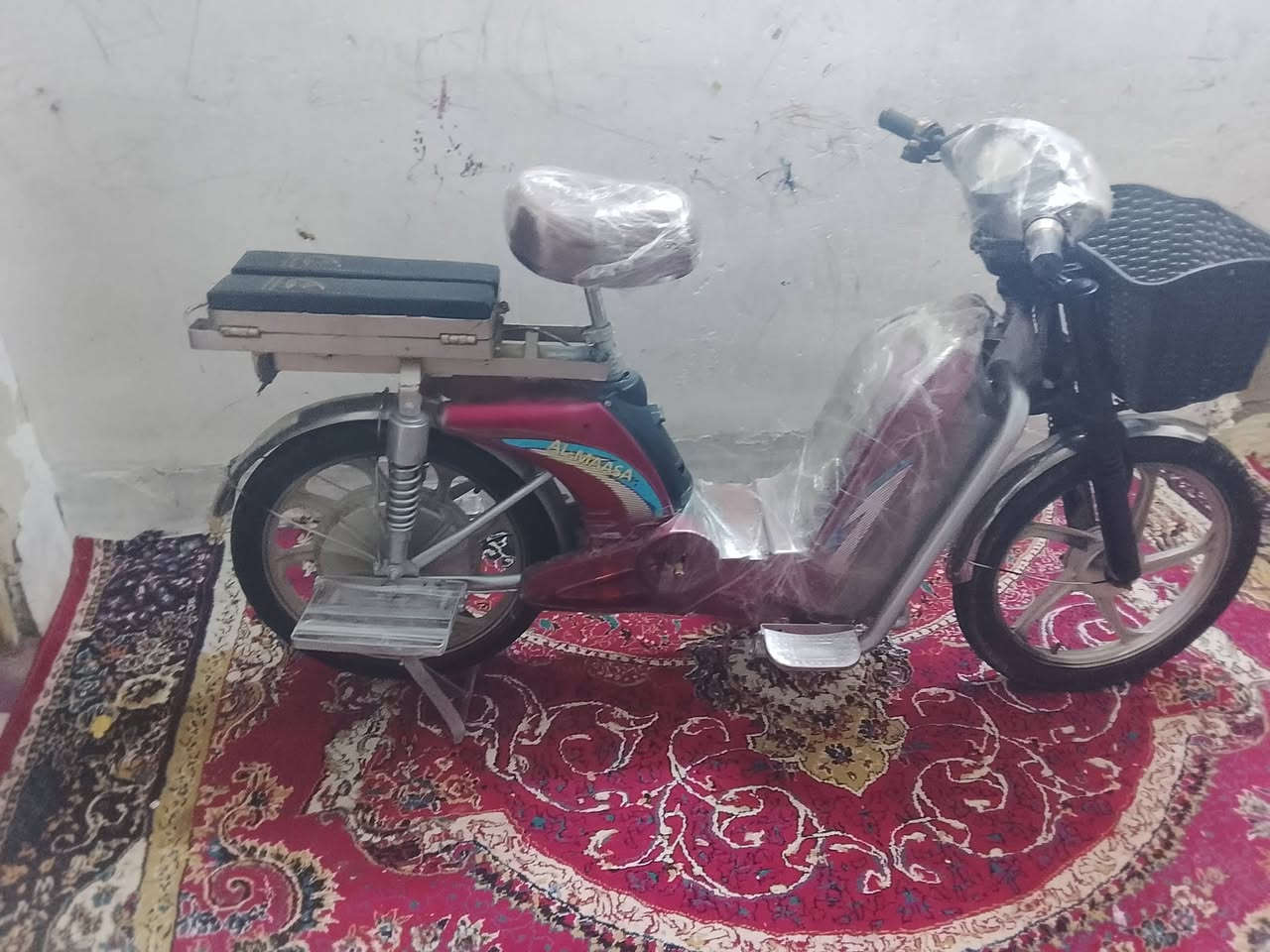 سلام عليكم
موطور شحن للبيع نوع (نسرذهبي)

(بطاريات عل فحص يقرن 10ونص خير من الله + الهورن والضوء شغالات كلشي مابيه ماتحط عليه لو ربع)
السعر 160الف وبي مجال وتدلل اتصل وانداريك.
رقمي موجود واتساب عنواني شهداء جامع تقوه 
 ***********
