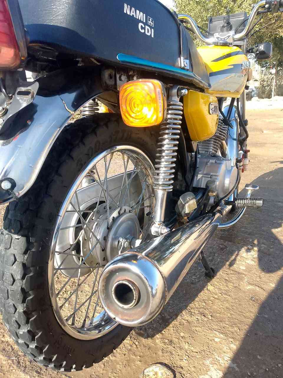 السلام عليكم دراجه للبيع موديل 23 اوراق الطولي دراجه جديده ما عاوزك النقص جاهزه سعره 900 وبيها مجال قليل مكان كوت شارع النفط شراي اتصل على هذا الرقم ***********
