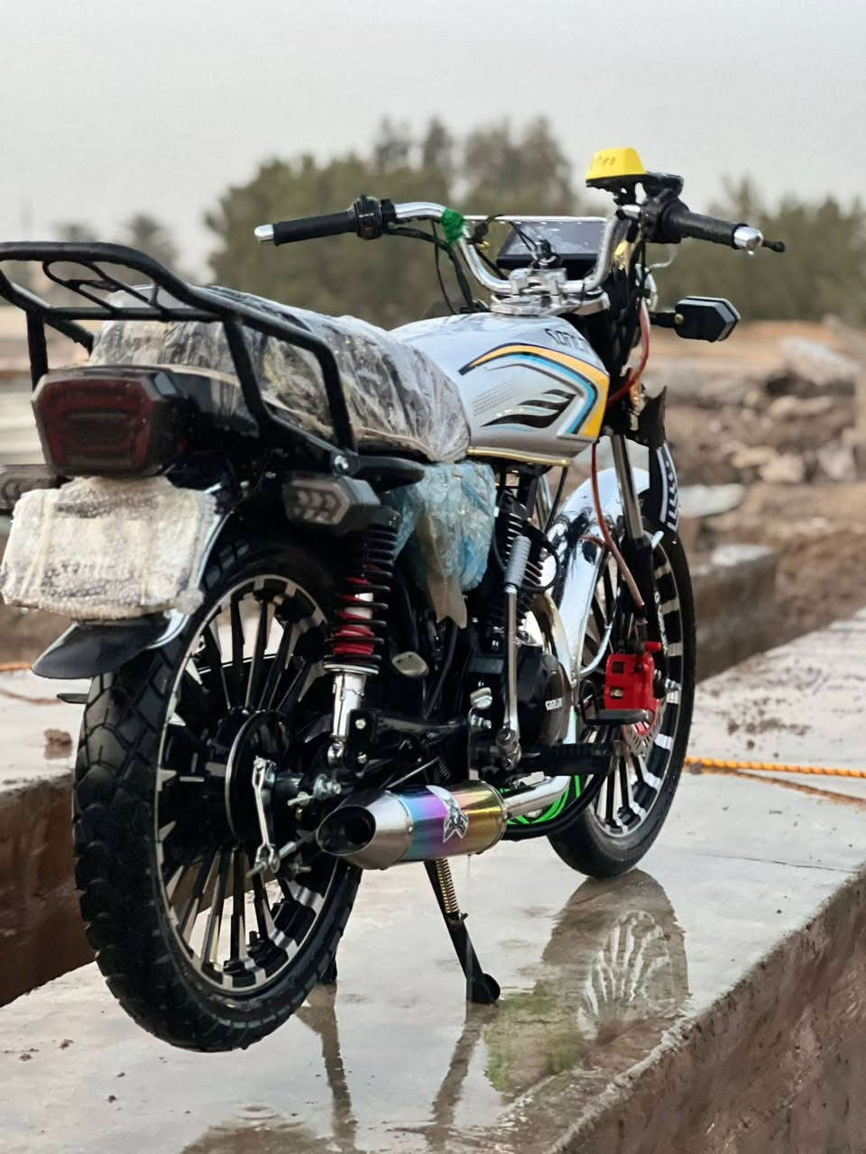 سلام عليكم دراجة موديل 2025 للبيع نظافة كدامك سعر775 و بيهه مجال مكاني ديالى الخالص،رقمي *********** رجاءن مو شراي لا يتصل خاص مفتوح
