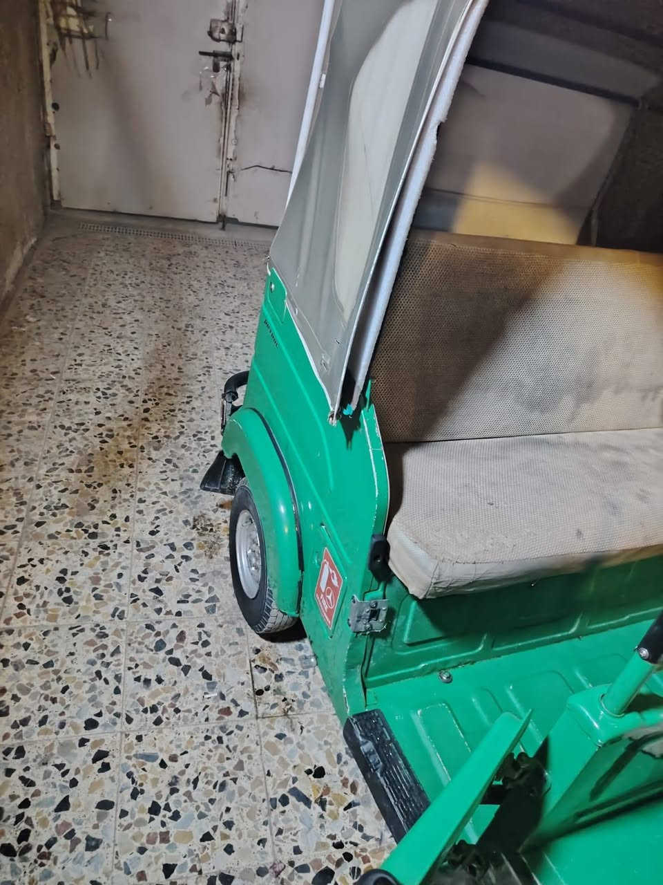 تكتك 21 شهر 11 رقم وسنويه  نضيفه كلش كفاله عامه مكينه وكشر كفاله لا مصبوغه ولا معمره ومحرك كفاله ما ممدوده عليه سبانه  مكاني بغداد العبيدي سعرها مناسب هاذه رقمي ***********
