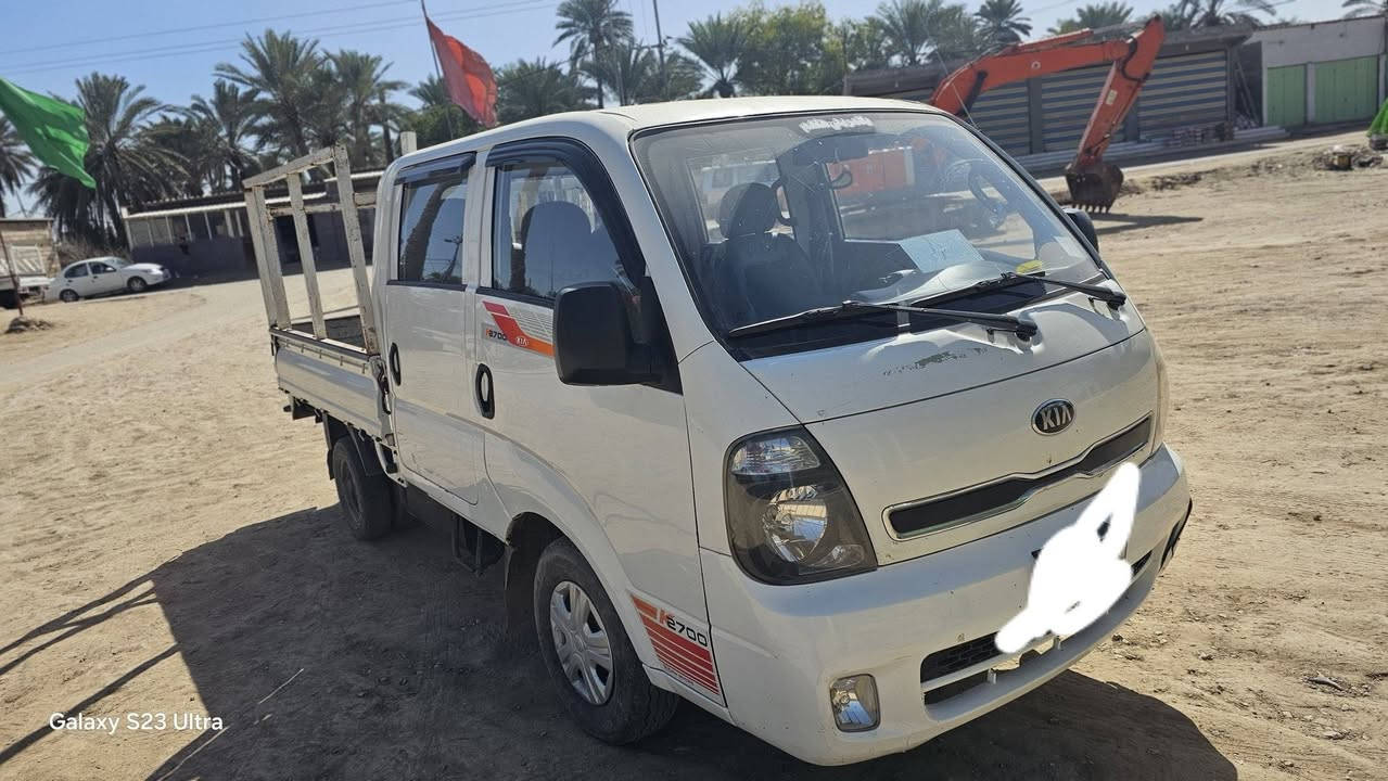 كي دبل قماره موديل  2014 رقم بابل تحويل مباشر  السيارة كفل بس عدباب اليمنه مبدل السيارة جديد مل جناي السعر125وبيه مجل وخير من                الله العنوان بابل الحمزة الغربيّ الهاتف  ***********
