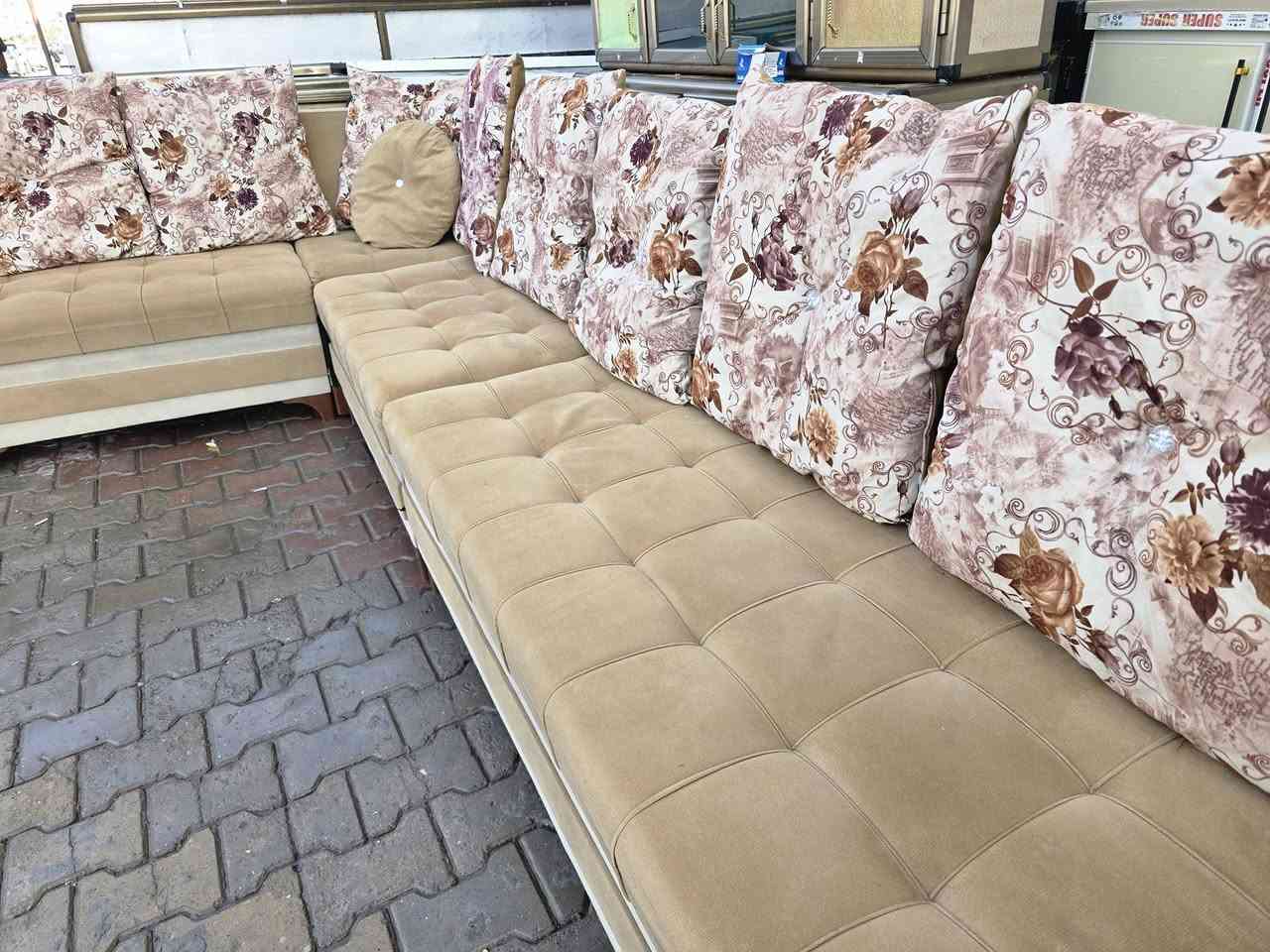 ديوان مستخدم مع الكوشات ٧ متر ١١ نفر بدون ضرر بسعر مناسب
العنوان تكريت شارع الزهور مقابل كليه تربيه البنات مجاور الناصر مول 
***********اتصال 
***********اتصال 
***********واتساب
