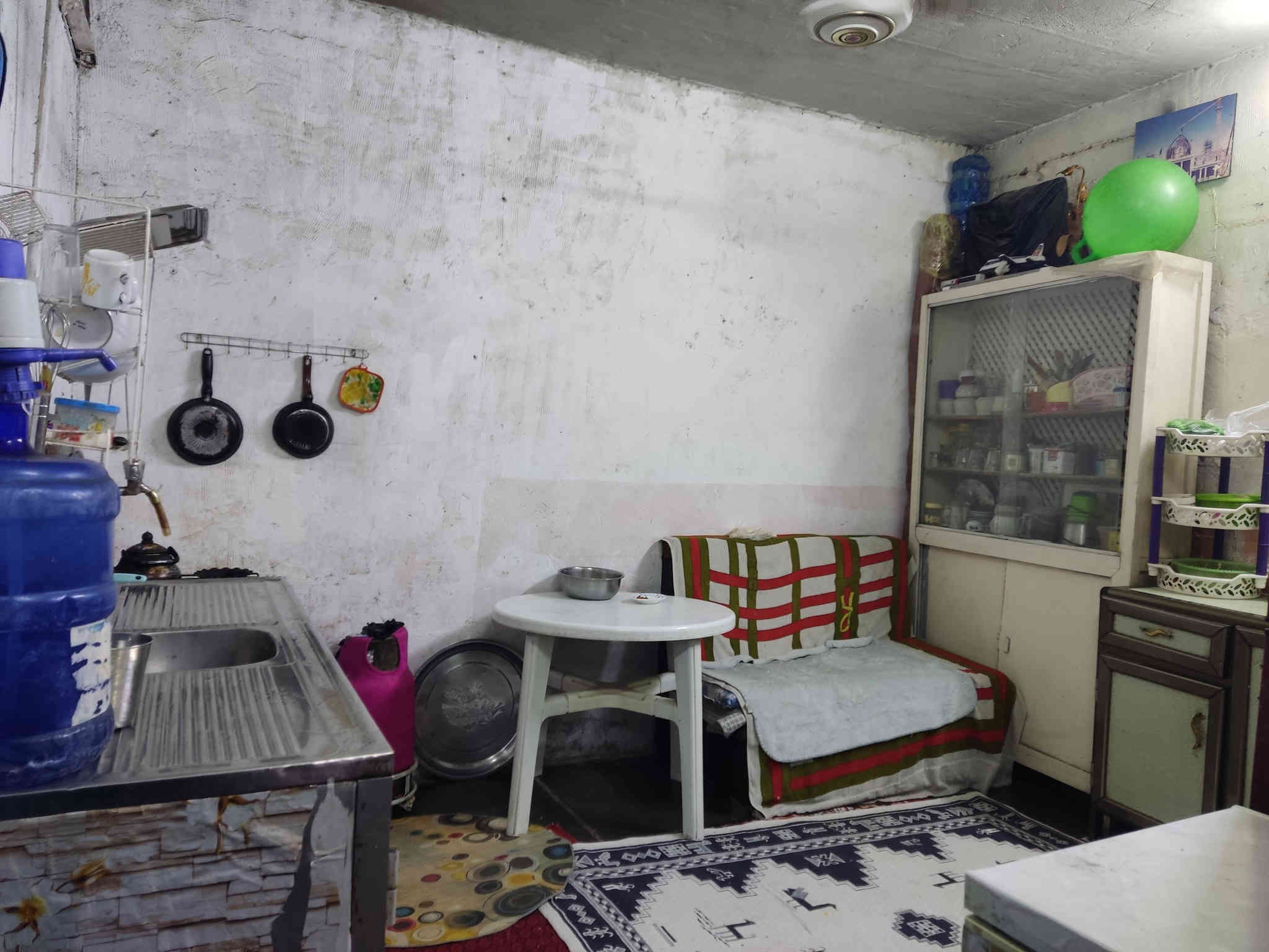 السلام عليكم دار للبيع 55 متر مصفر طابق واحد بنص اطابو كافت خدمات بغداد الكمالية المعوقين ***********
