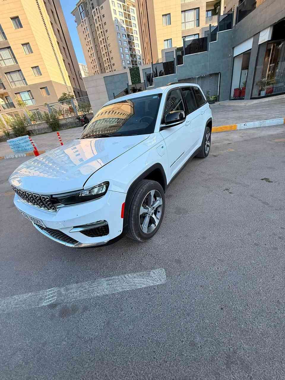 السلام عليكم جيب كراند شيروكي2023 4XE وارد امريكي
Jeep Grand Cherokee 4Xe 2023 2.0L

         حجم المكينه : 2000  تيربو + هايبرد + بلك ان 

المسافة المقطوعة : 23الف ميل

حادث السياره : بنيد و جاملغ وباب

                         

#مواصفاتها

3 شاشات

1.بصمه

2.ستيرن تدفئه

3. تشغيل عن بعد

4.دمام خلفي

5.كشنات جلد

6.كشن السايق ميمري

7.كشنات كهرباء

8.صندوك كهرباء

9.حساسات خلفيه

10. قطع تبريد 

11.اشاير بالمري

12.رادار امامي

13.رادارات 360

14.ثلاث وضعيات قياده

15. بنوراما فتحتين

16. كير ماوس

17. نظام منحدرات

18. هيترات بالكشنات 

19.تبريد بل كشنات

20.لايتات لد

21.بكلايت لد

22.كشافات

23.بصمة ابواب

#السعر :  220و بيه مجال بسيط

تفاصيل اكثر هذا ☎️رقمي ***********تحياتي 

مكاني بغداد حي الجهاد
