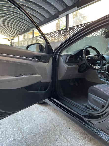 سلام عليكم عندي النترى موديل 2019وارد امريكي سياره من امريكا بيه كلير بابين وجاملغ وبغداد بيه طخه بل باب السائق نفس الباب الي بي كلير من امريكا سياره حلوه وناعمه وتخم تاير ومدوشمه وسياره حلو وناعمه صدره جديد محرك وكبر جديد السياره بغداد الدوره رقم بي وات ساب *********** سعر السياره 120 ورقه وبيه مجال
