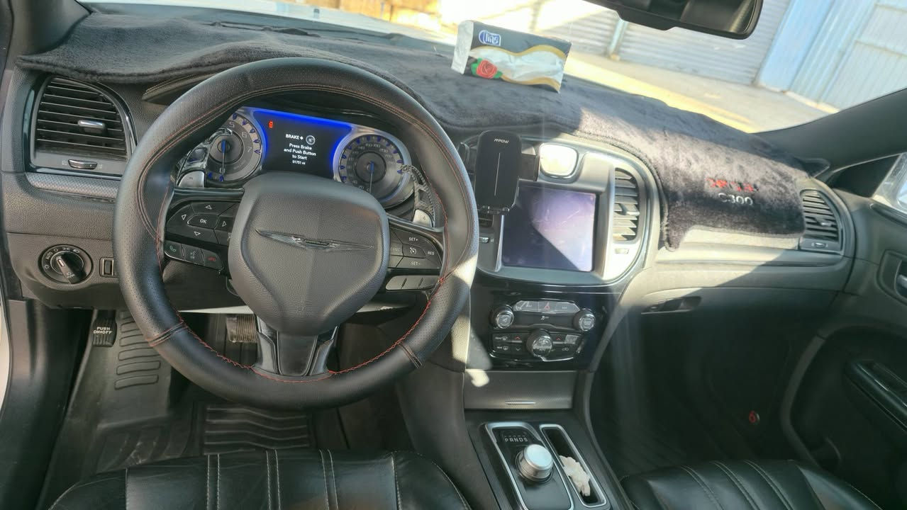 كرايسلر 2016 S (كلين تايتل) 
فول مواصفات
رقم سليمانية بأسمي تحويل مباشر  

ماشية 91 الف ميل 

السعر 260 

***********
