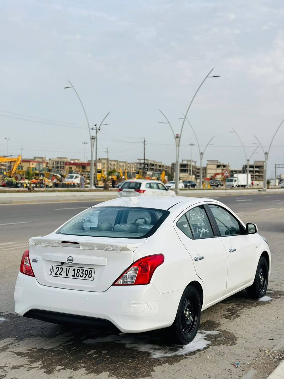 سلام عليكم نيسان سني مديل 25 هندي زيرو السياره ماشيه 8 الف السياره جديده بلكاتون دوشمه عام كشنات نحله ارضيه مدوشمه السياره كلش جديده بيها بارد بلباب الخلفي فقط السعر 129 مكاني بصره رقم ***********

