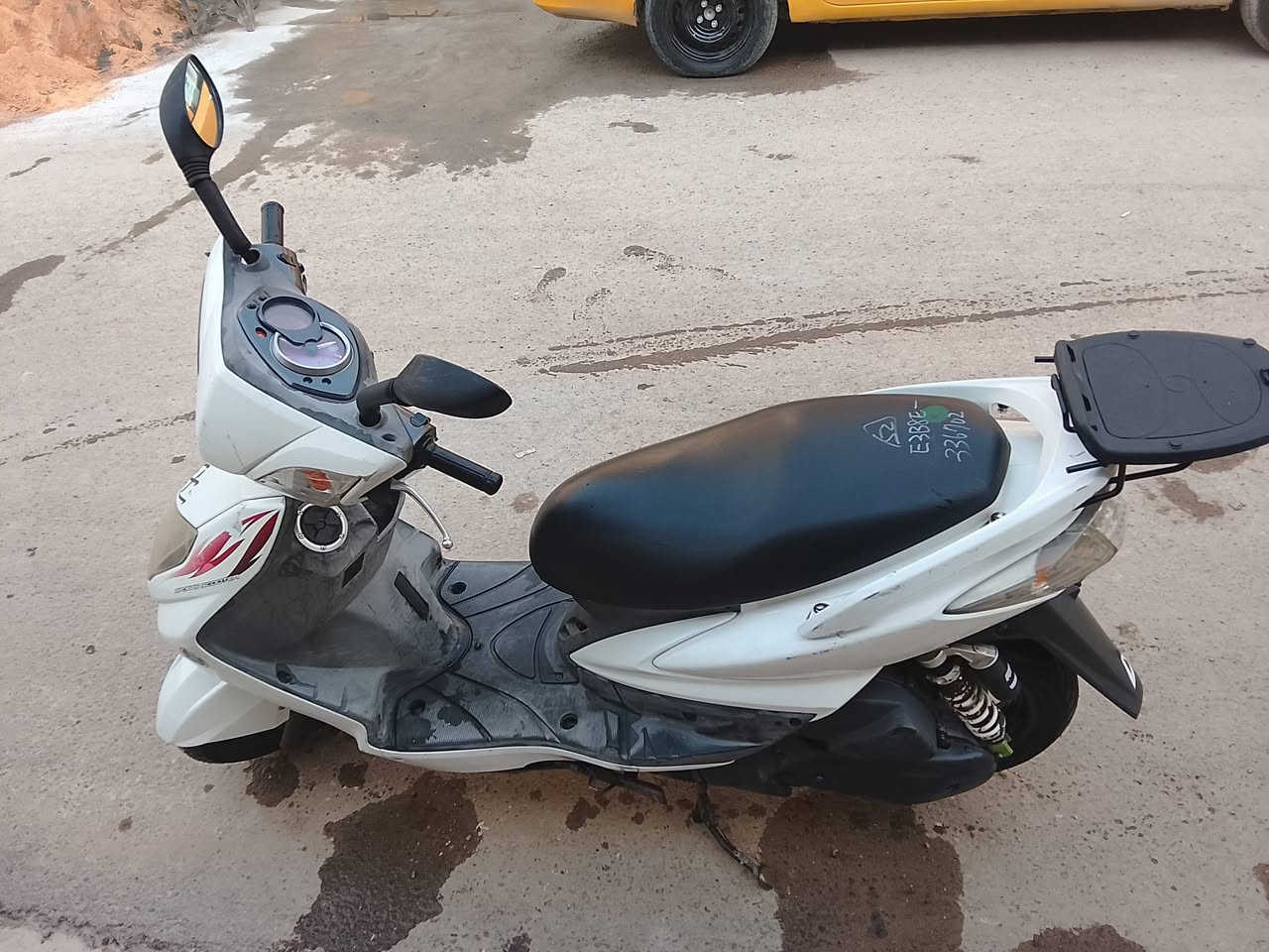 للبيع فقط 
سكنس فحل نوزل خطين سكليتر كفالة عامة كهربائيات كلها شغالة لايت زنون دبلات خلفية رياضي مكاني حي الجهاد (900) 
***********
