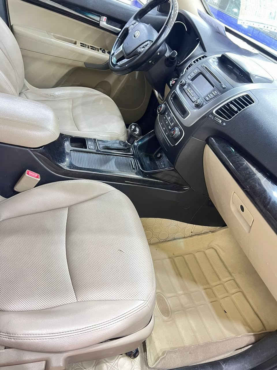 السلام عليكم ورحمة الله وبركاته 🌹
🚘 للبيع | Kia Sorento 2015 خليجي 🚘

السياره موديل 2015 وارد خليجي، نظيفه ومرتبه كلش والحمدلله ✨

مكفوله كفاله عامه من كلشي 👍🏼

🔹 كير شرط

🔹 محرك شرط

🔹 شواصي شرط

🔹 لغود من كلشي

✨ مواصفات خليجيه

✨ تبريد ثلج

✨ سوك ناعم ومريح

✨ داخليه مرتبه ونظيفه

✨ دبل وثبات عالي بالطريق

✨ تنفع للسفر والاستخدام اليومي والعائلي

السياره ع وضع الفول، متذب دينار بيها، تشغل وتروح وإنت مرتاح 💯

استعمال مرتب والمحافظه واضحه عليها من كلشي.

السعر 185$ وبيه مجال

السياره كفاله كفاله كفاله 

📍 مكان السياره : بابل / ناحية الشوملي
الاستفسار : ***********
