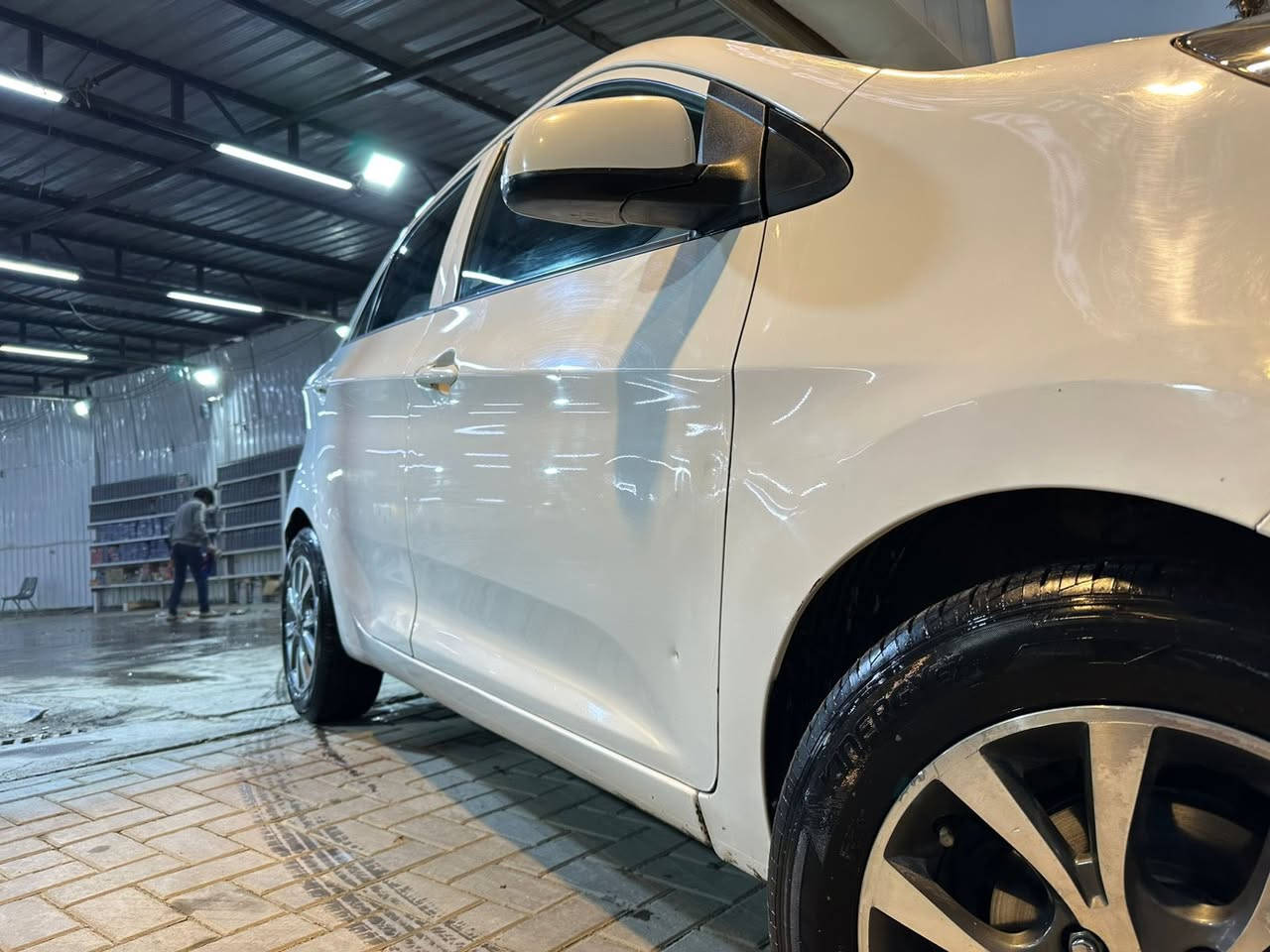 السلام عليكم 
بيكانتو 2016 خليجي ماشيه 126 
لايت زينون نظام ايكو
شاشه كامره كير اوتو مكينة كير حداديه كفاله بدون صبغ فقط بارد 
رقم اربيل باسمي تحويل او وكاله 
مكان السياره بغداد سبع ابكار 
السعر 87 بي مجال
 اتصال / *********** 
اي استفسار اتصال ع الرقم
