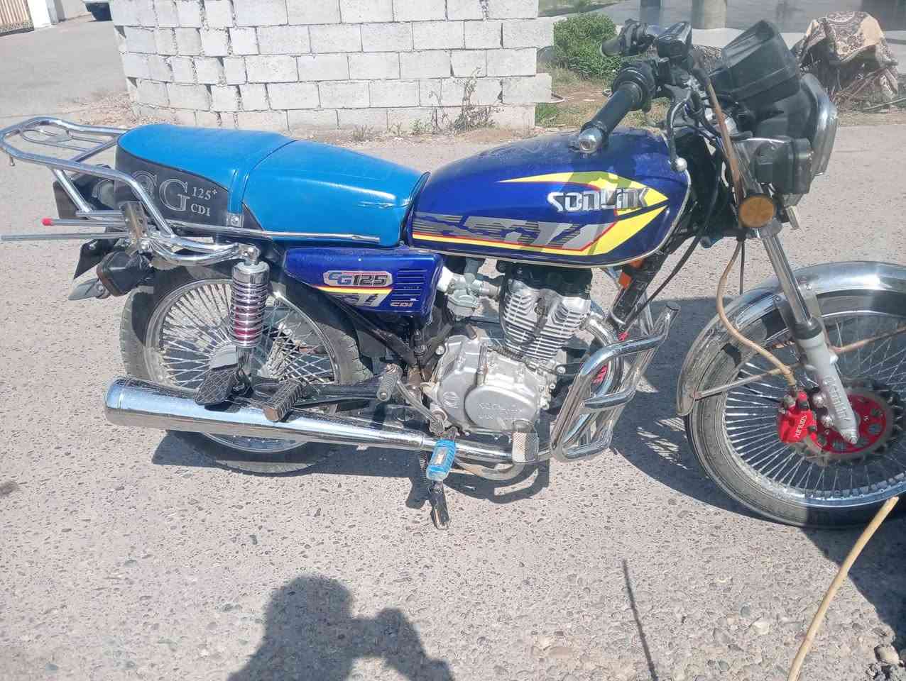 ماطورات عدد اثنين للبيع ساو موديل ١٩ ع كل عيب    إيراني  موديل 24 
للبيع مراوس يرهم عادي ***********
