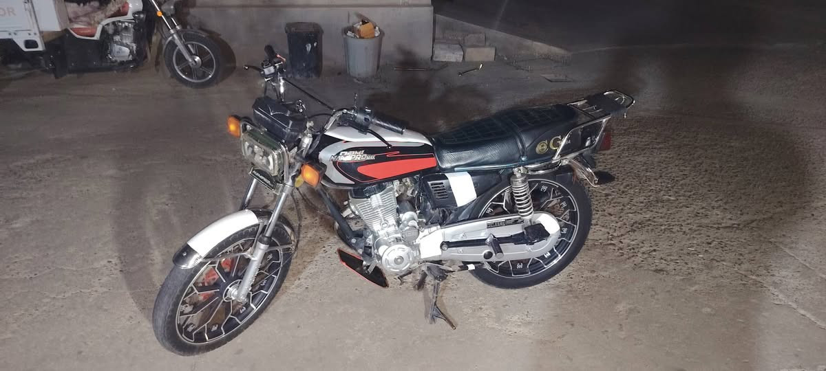 دراجه للبيع نامي برو موديل 24 كهربائيات كل شيء شغال عيب ما بيه السعر اتصل على رقمي خانقين ***********
