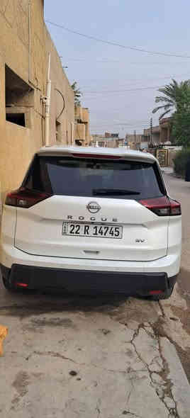 السلام عليكم 
نيسان SV  للبيع موديل 2024
سياره جديده بصمه بصمه تشغيل لايت ليد وزينون بلادي صندوك كهرباء حساس خلفي نقطعه عمياء رادار امامي وخلفي وبعد مواصفات ال SV معروفه قطعتين بيها السياره سعرها 180 
رقمي ***********
