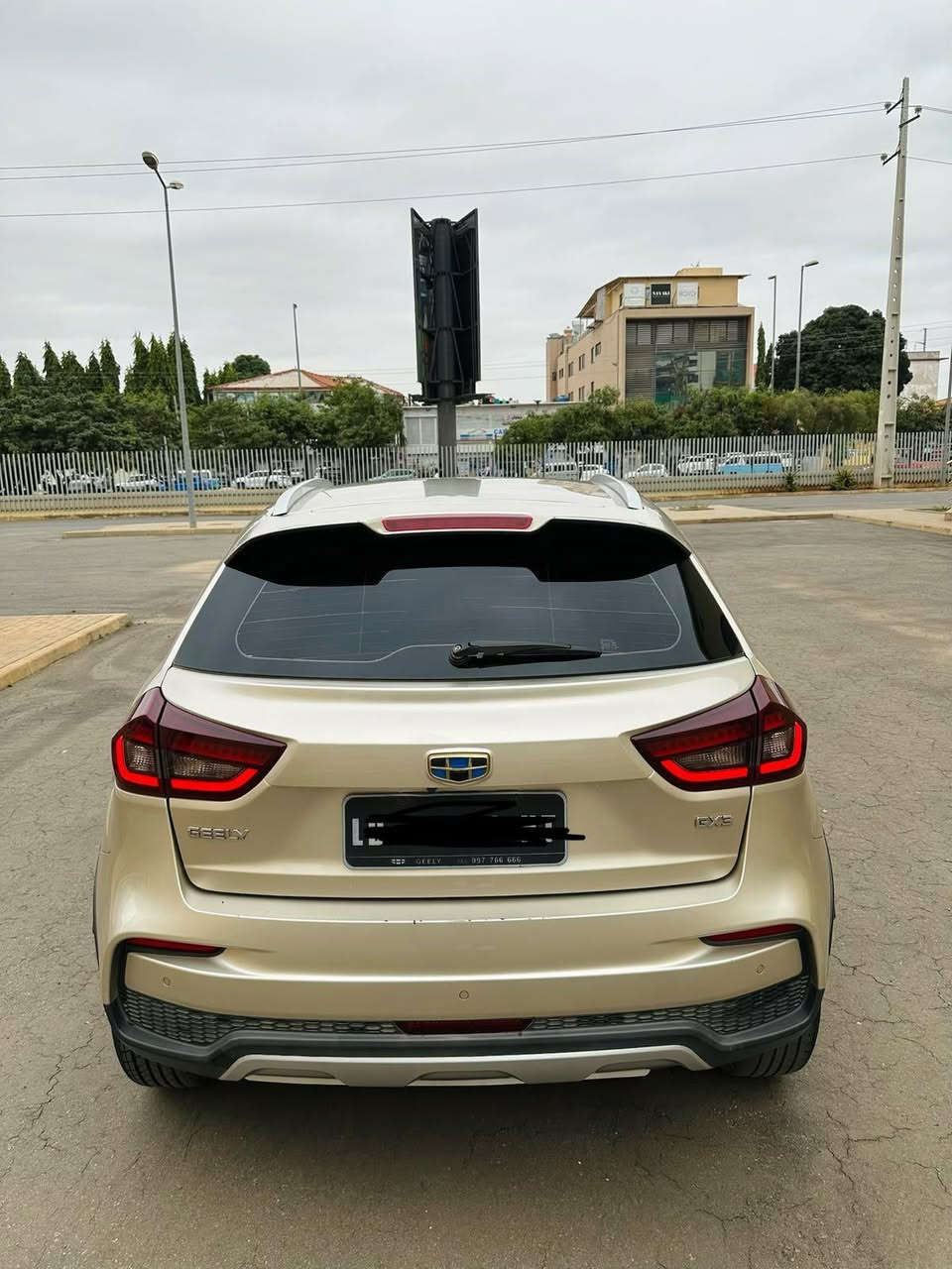 *GELLY GX3 PRO FULL*

🔥 *Preço:11.850.000KZ  (Negociável)*
📍 *Localização: Talatona*
WhatsApp e chamada 931564050

- Galp Gasolina 
- Motor Selado 
- Caixa automática 
- Ignição  start 
- AC top 
- câmera de re
- Teto solar 
- Tela multimédia 
- Lote 5
- 36 mil km
- Bancos em couro 
- Estado impecável 
- Pintura de origem 

Negócio sem curvas Luanda, Angola


**إذا كنت صاحب هذا الإعلان وتريد حذفه لأي سبب، رجاءا أرسل رسالة إلى الدعم الفني**