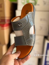 شحاطه رجالي طبي 🏥 بازاركام  سعر الكارتون 60 الف دينار  القياسات 40-45 ...