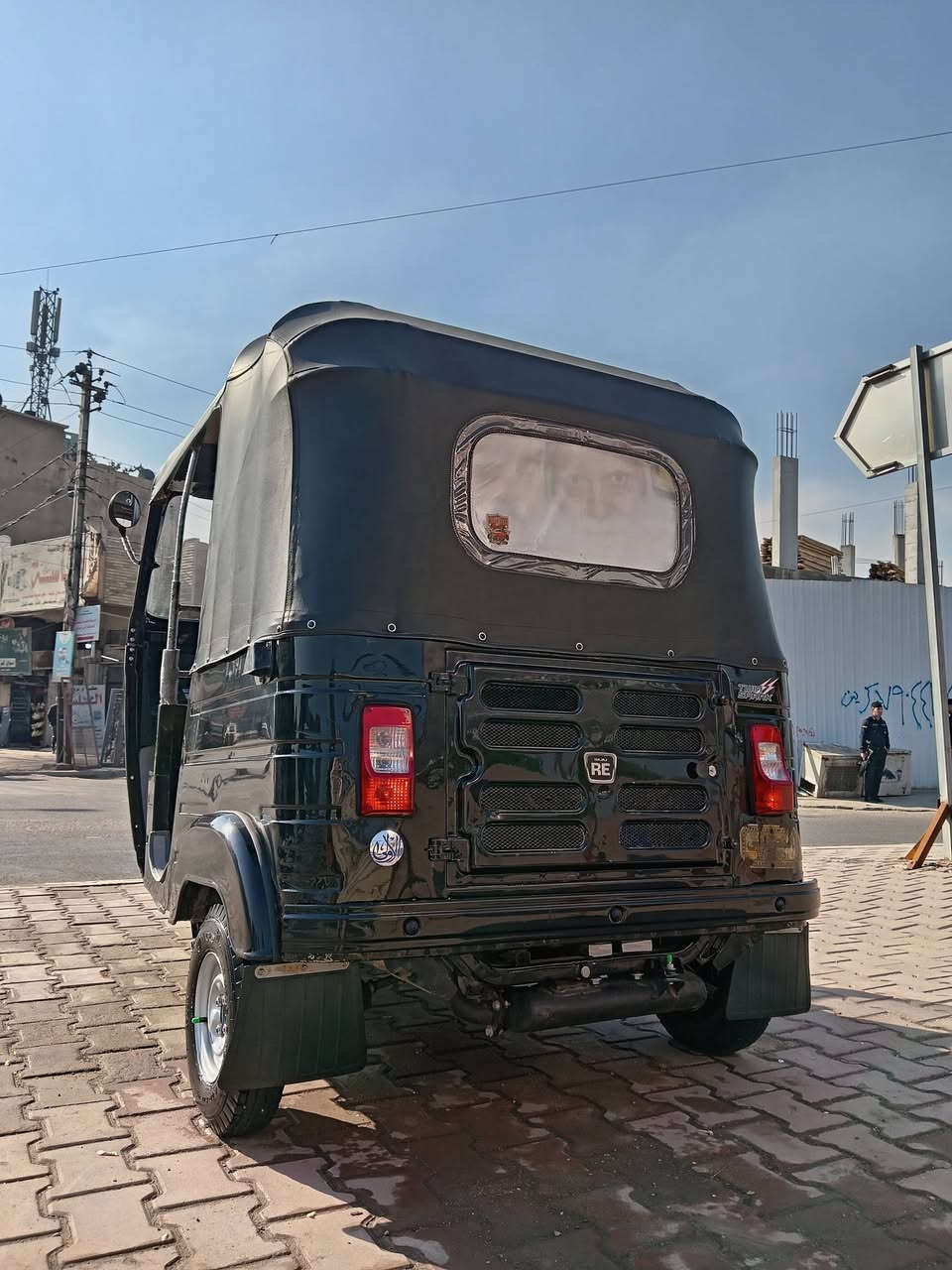 السلام عليكم تكتك للبيع  رقم سنويه بغداد بوكاني بغداد البياع تقاطع درويش الشراي يتصل بهذا الرقم ***********
