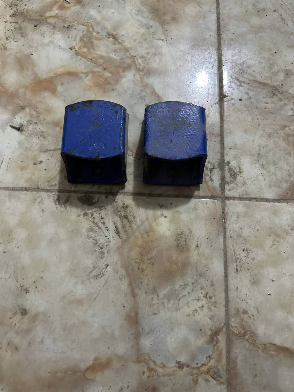 السلام عليكم  للبيع 
دعاميه اماميه وزن خفيف جداً 
دعاميه بلاستك اصليه 
فندرات حديد ربع 
سبيسرات   
درع داخلي رول گيج حمايه 
هوك امامي سحب 
دوس روبيكون حديد 
درع گير اصلي
***********
