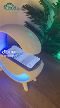 مكبر صوت LED • شحن لاسلكي • ساعة منبه