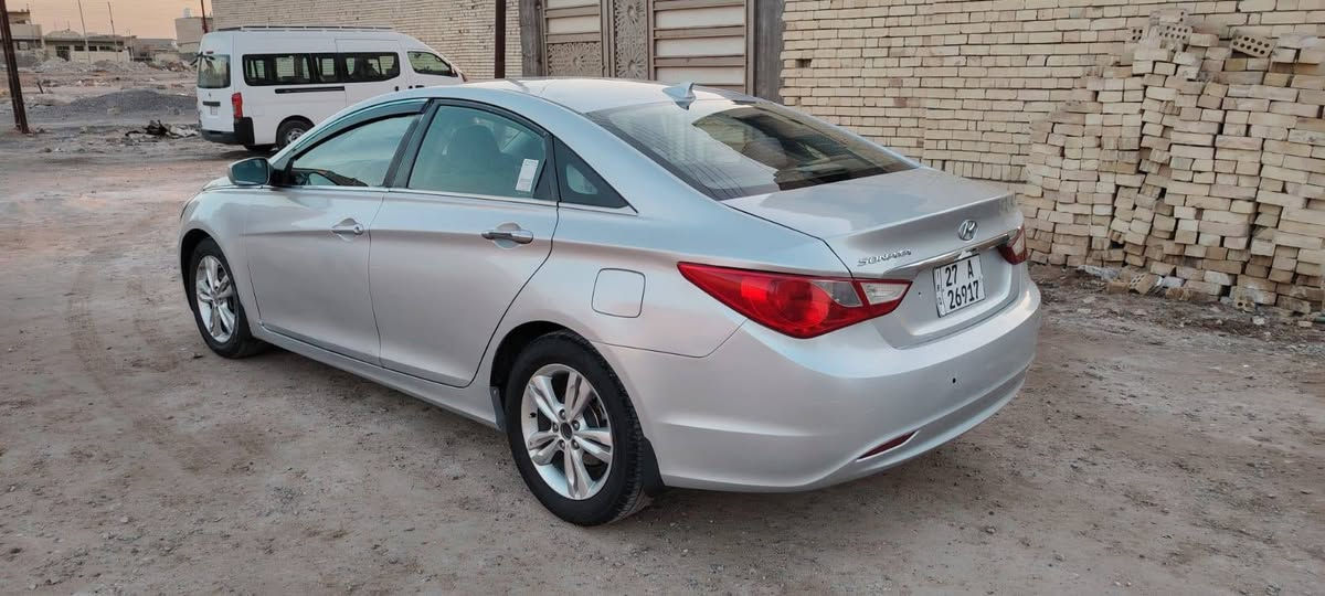 سلام عليكم للبيع هونداي سوناتا موديل 2012رقم ذي قار مشروع وطني تحويل مباشر اخوان سياره مصبوغه للجماليه اثر شخوط فقط حادثهه الأمريكي جاملغ وبنيد مواصفات معروفه مكان السياره بغداد السعر 88الاستفسار ***********

