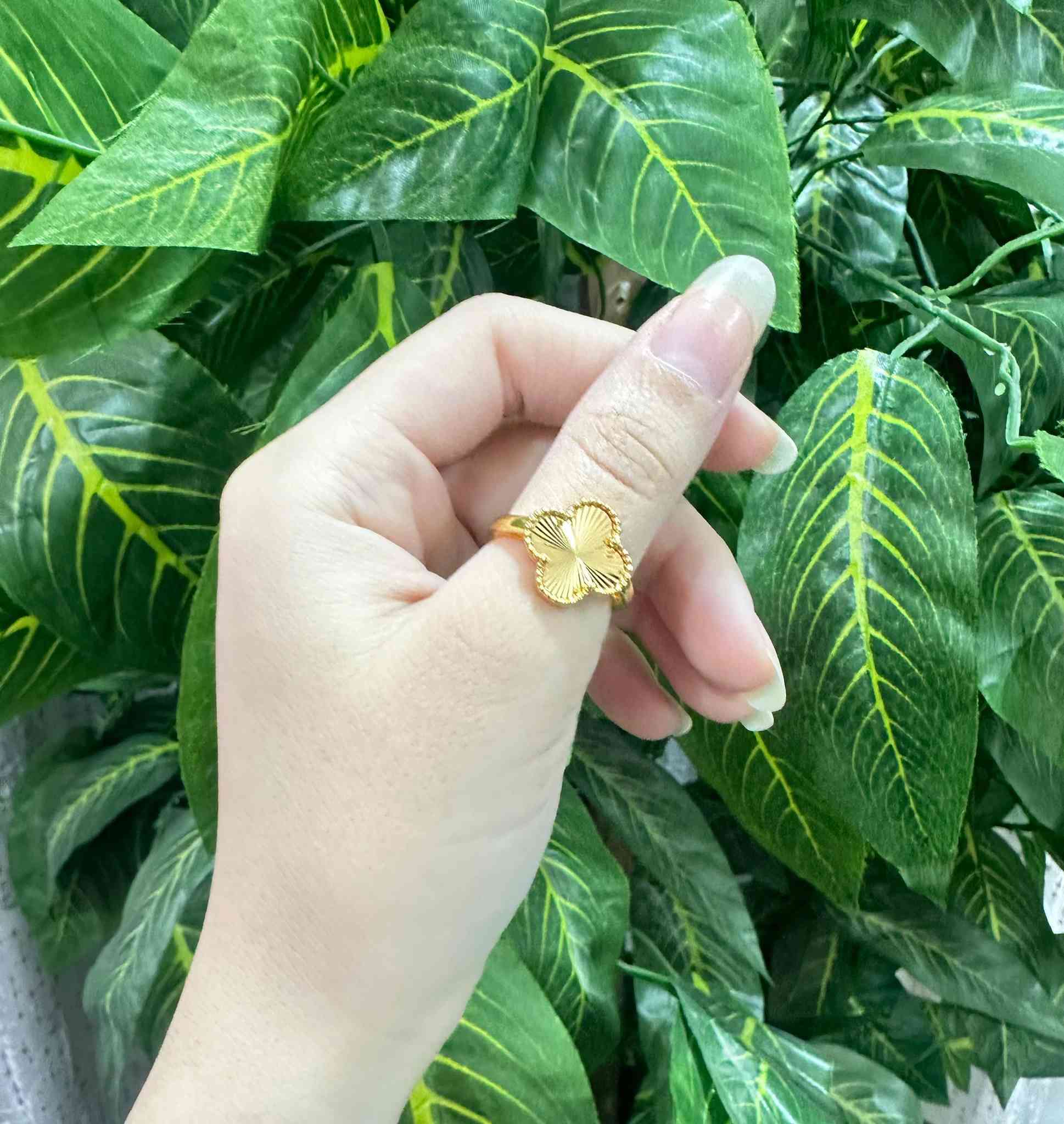 السلام عليكم اشكال وموديلات المحابس سعر القطعة على الف دينار
يوجد توصيل داخل سبع البور سعر التوصيل الف
رقم/*********** او خاص
