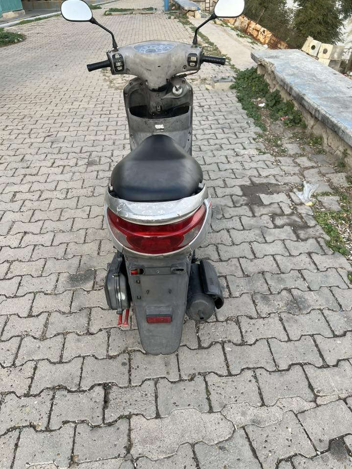 السلام وعليكم دراجه بريز مابيه اي نقص محرك مقفول برغي ماملعوب بي مكان بغداد دراجه كلشي مابيه منزله رمبه اوراقه كامله *********** السعر ٧٠٠ بيه مجال
