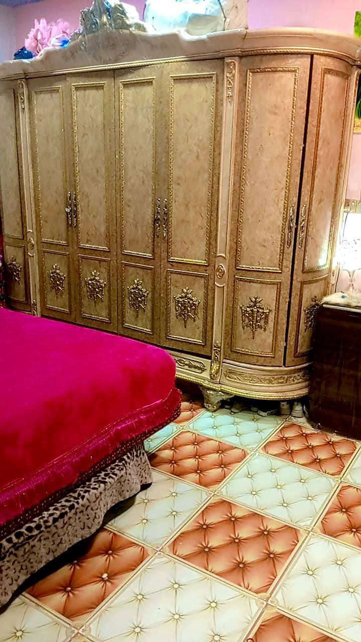 غرفة مصرية خشب زان 8 ابواب تكمةثكيلة نضيفة 6قطع 750 الشراي يتواصل خاص بغداد ***********
