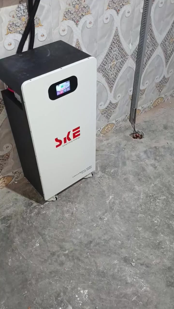 تم التنصيب ولله الحمد.
السعر: 3,600,000

اسم العميل: هشام حمادة حسين.

موقع التنصيب: صلاح الدين/ المسيحلي

مكونات النظام: بطارية 15KW، انفيرتر 6.2KW، الواح عدد 8 590W، نظام ATS  مصمم خصيصا، نظام تاريض،SPD، بورد حماية متقدم....

قدرة النظام: (16 نهاري_15 ليلي)

موقع الشركة: الشرقاط/ سديرة وسطى بالقرب من مسجد بلال الحبشي (رضي الله عنه).

للاتصال والاستعلام:

م. عبدالله ***********

م. عثمان ‏‪***********‬‏
