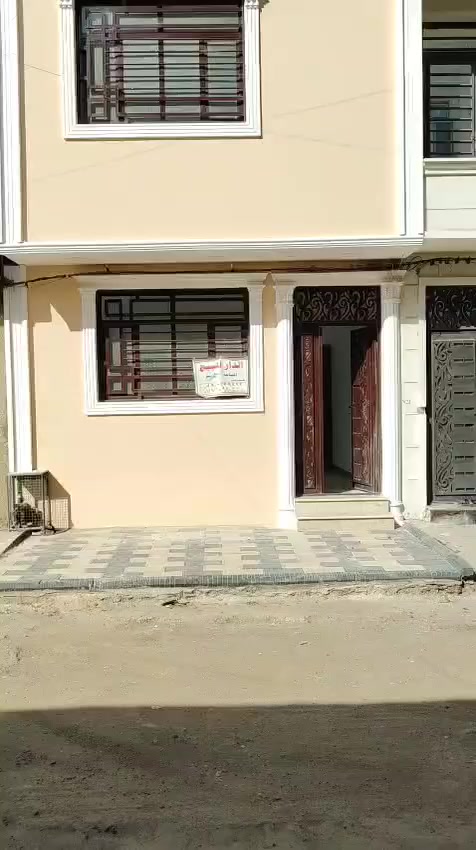 بيت جديد غير مسكون للبيع مساحة ٥٠متر 
قرب ساحة عدن بفرع جامع الامام الباقر
للاستفسار
***********
