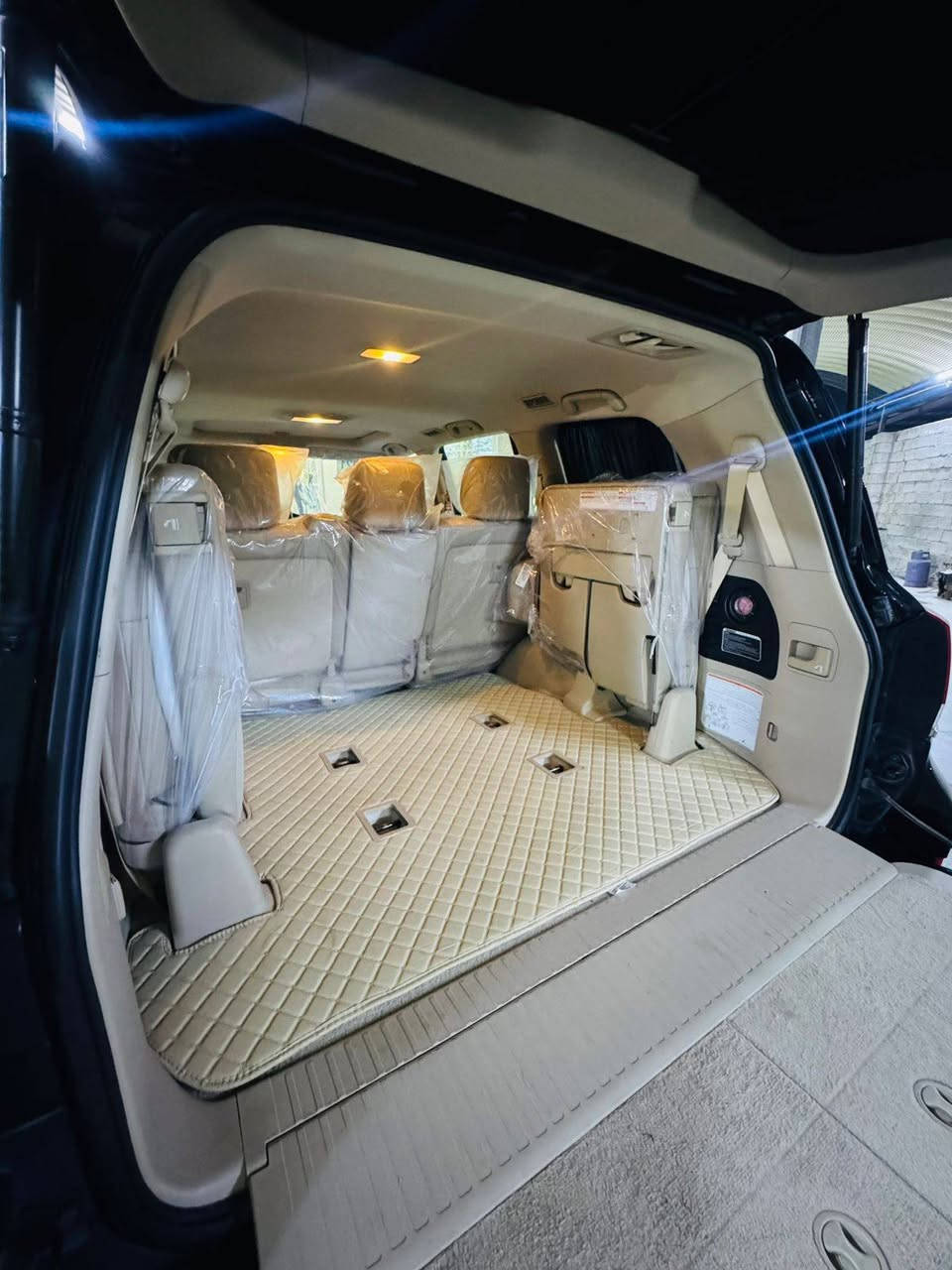 السلام عليكم اخوان اني اشتغل حمام وبوليش لكافة انواع السيارات الحديثة او المستورده حمام ناشف 35 الناصية وذا غسل كشنات 70 وذا عاليه 50 ناشف وذا غسل كشنات 100
بوليش الناصيه حسب النوعية اقل نوعيه 30 الف واعلى نوعية 150 الف هم اكو غسل VIB هم موجود للتواصل ع الرقم ***********
