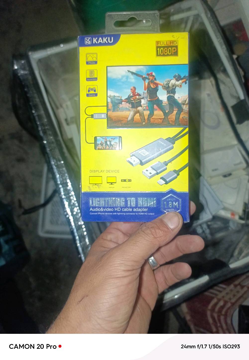 حافظات كمية وكيبلات وشواحن مال أيفون وكراتين فارغة مال أيفونات 
بيع شلع أو قطع أقل بيع 50قطعه وفوگ
العنوان الشعب سبع قصور 