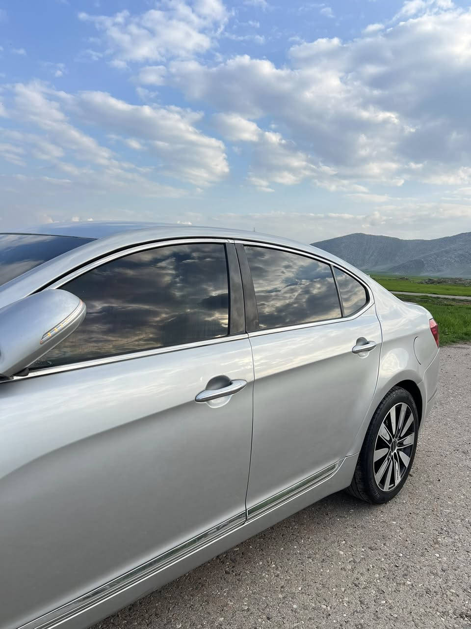 بؤ فرؤشتن يان گؤرينه وه
v6ئه ڤه لؤن خؤر 
كيا كادئنزا 2013
براوه ي دوبه ي لؤك لؤك 
پئويست به وه سف ناكات 
ماله كه خؤي دياره تايه به ته
بؤ فرؤشتن و گؤرينه وه
***********
