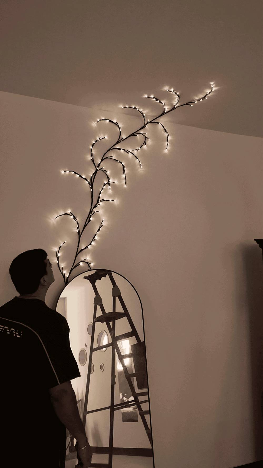 حوّل جدارك إلى لوحة فنية بإضاءة دافئة وجو مريح ✨

نشرة جدارية بشكل فروع شجر، تضيف لمسة طبيعية وجمال ناعم للمكان 🍃

سهلة التثبيت وتشتغل مباشرة بوصلة USB من أي شاحن أو باور بانك 🔌

إضاءة LED اقتصادية ومريحة للعين 🌙

مثالية لغرف النوم، المقاهي، والمناسبات الخاصة 🎉

زخرفة راقية ولمسة ديكور أنيقة في كل زاوية من البيت 🏡

احصل على الإضاءة اللي تغيّر أجواء المكان بالكامل ❤️