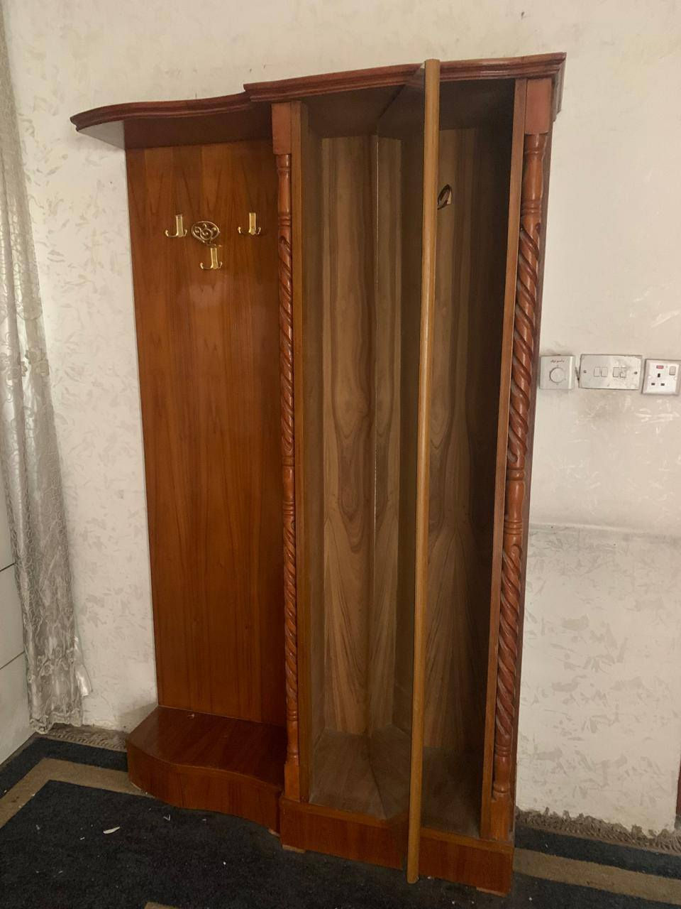 السلام عليكم غرفه للبيع نضيفه ومال دكتور الغرفه كلش نضيفه المكان بغداد الشراي يراسلني ونتفاهم


**إذا كنت صاحب هذا الإعلان وتريد حذفه لأي سبب، رجاءا أرسل رسالة إلى الدعم الفني**