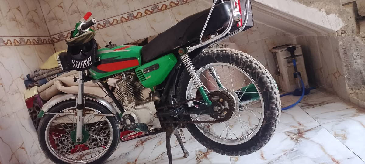 السلام عليكم دراجه للبيع المكان بابل شارع80 أوراق اصولي الشاصي ،16والتعمير كله23  الاتصال ***********
