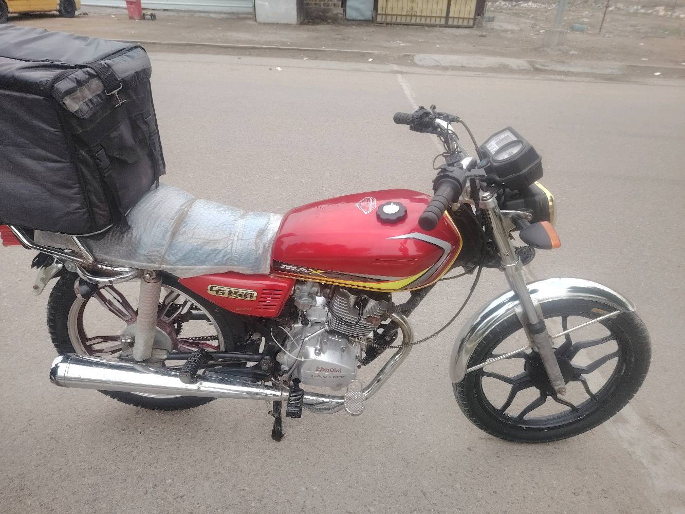 السلام عليكم دراجه خير من الله بس بدون اوراق اكفلهه سرقه وعشائريآ تاخذهه من باب البيت مكاني حي الجهاد وبيهه مجال بصيط لطيبين