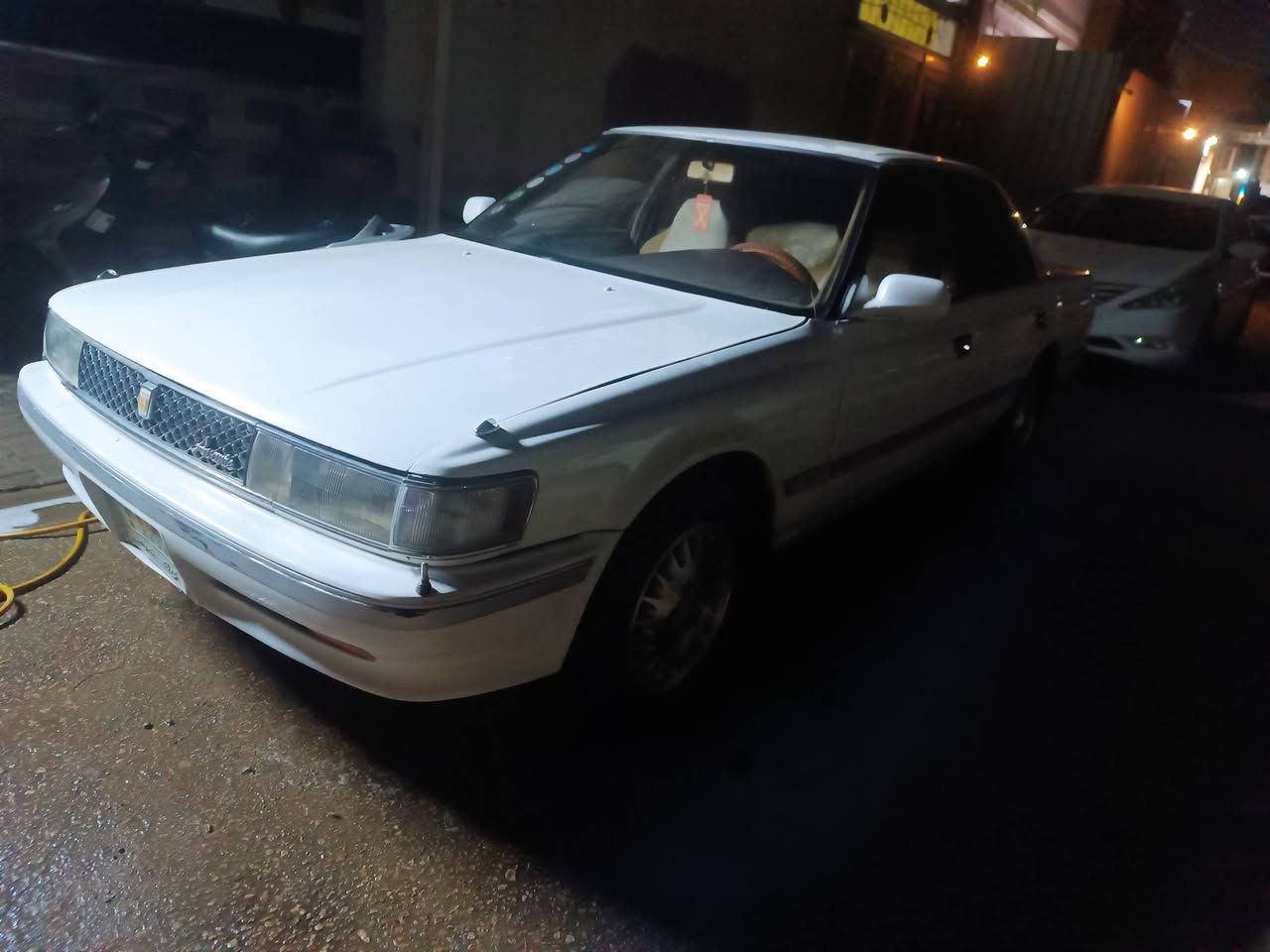 السلام عليكم سيزر بيع او مراوس موديل 89 مكينه ونجي ثانويه 28 السعر 38 العنوان نجف***********
