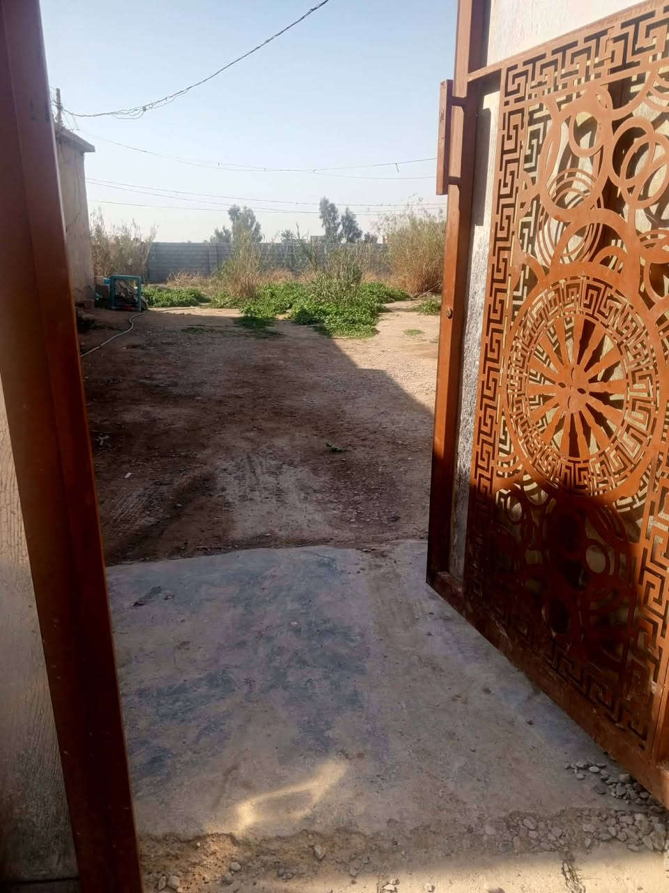 منزل للبيع في الهارونية العقود 🏠
مساحة بناء المنزل 250 متر ويتكون المنزل من ثلاث غرف وصالة ومطبخ واستقبال وحمام داخلي وصحيات خارجية  ومساحة الارض الكلية للمنزل 1،216 متر غير متواجد على الخاص

 للأستفسار اتصل على الرقم ‏ *********** ‏
