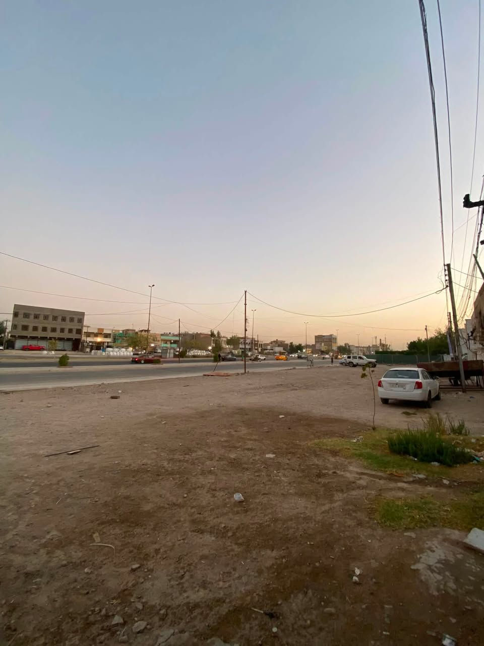 بنايه لإيجار كامله 200 م
فرصه استثماريه تصلح مجمع طبي او مدرسه معهد روضه او داىرة تطل عل أربع شوارع وأمامك ساحه كبيرة لوقوف السيارات وخدمي العنوان حي الجهاد الامانه مقابيل المخابرات قرب كاتب عدل الجهاد
لاتصال واتساب 
***********
