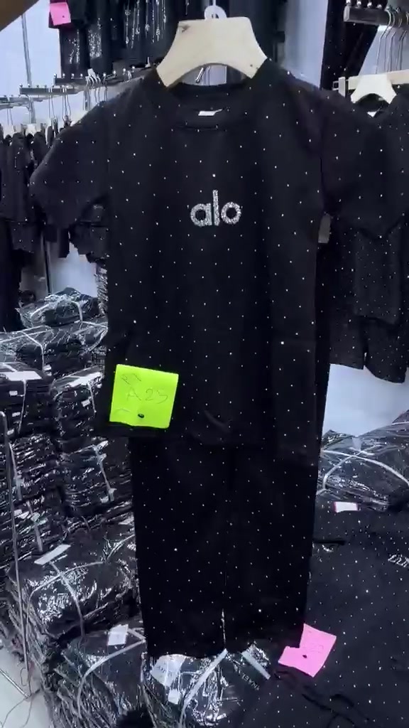 تراك بناتي من 2سنه إلى 6 سنوات 
درزن 36


**إذا كنت صاحب هذا الإعلان وتريد حذفه لأي سبب، رجاءا أرسل رسالة إلى الدعم الفني**