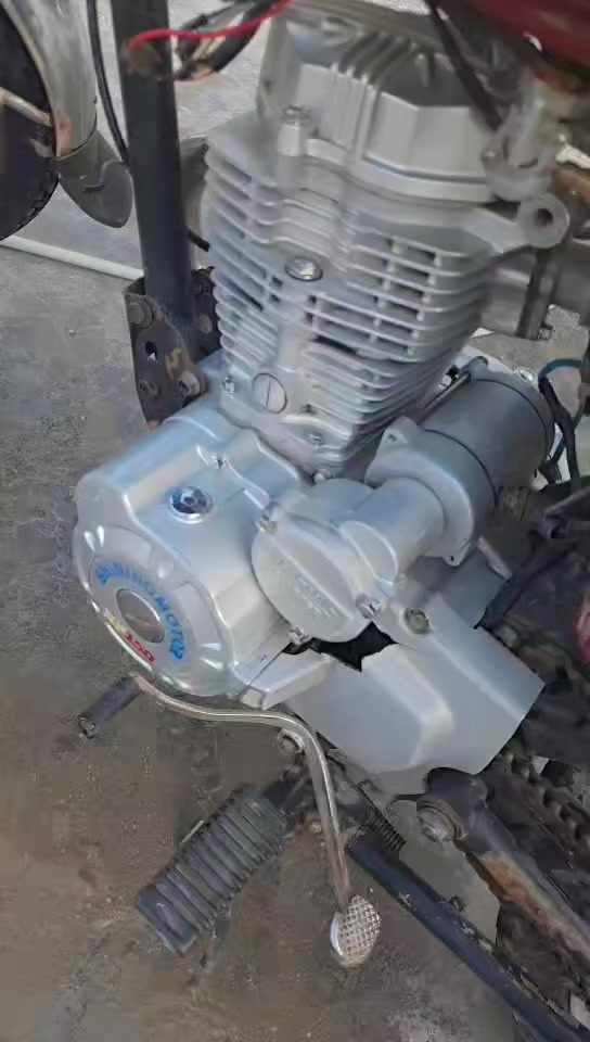 سلام عليكم دراجه سفان للبيع اوراق اصولي موديل 18 مكاني سكندريه لسعر 350 وبيه مجال للشراي ***********
