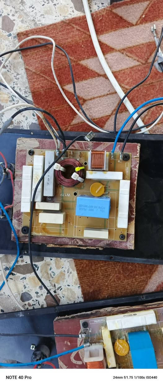 السلام عليكم شباب زوجين سماعات للبيع تجميع الايطالي الاصلي ملات عبد الهادي صوت اونقاوه فول كواليتي فدشي  سعر الزوجين ١١ورقه قفل العنوان ديالى بعقوبه ***********
