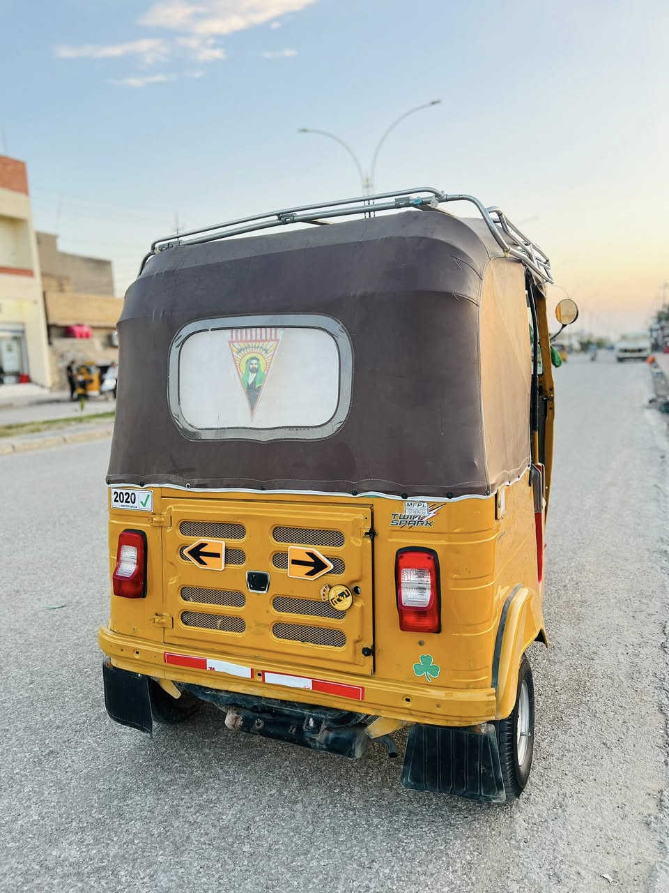 السلام عليكم..
تكتك للبيع موديل19نازله بل20شهر الثاني بلسنوية بأسمي هزه جديده ورقم انكليزي جديد 
تكتك كفاله عامه فقط الدوس مصلحات وتكحيل بلغد الايسر اصفاح موس شرط لاتعديل ولاصبغ شلعه كلجات تخم تاير كله جديد سعرهاا(6600) وبيها مجال كلش قليل للشراي (ملاحظه تنباع بدون سيباية) مكاني واسط النعمانية
((***********))
