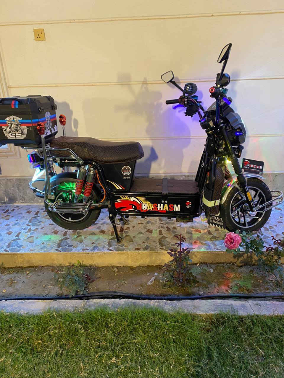 سلام عليكم دراجه 2025نضيف مستخدم اشهر قليل 575الف بطاريه 10ونص
***********
