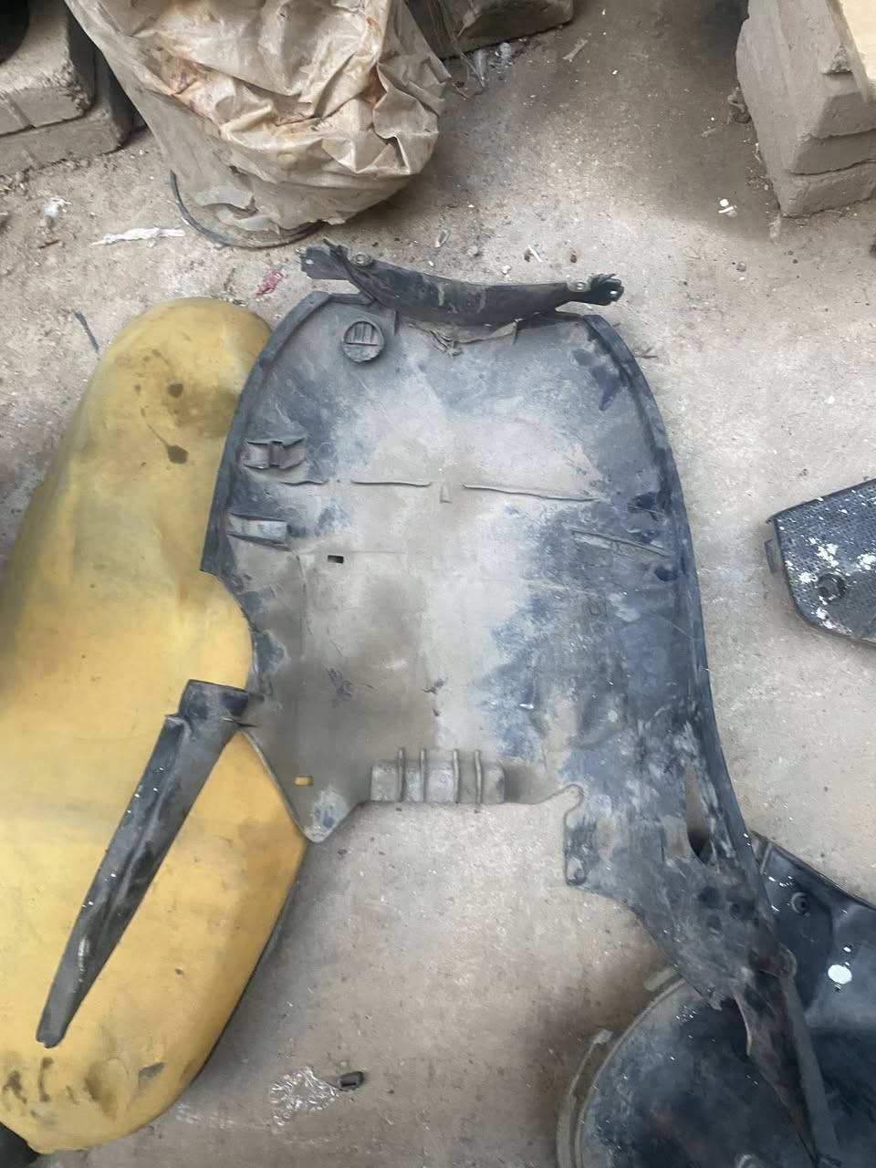 السلام عليكم متوفر غراض سكنس فحل 
سوادات حاضنه وكاعيه وواقيه مال طين
ضفيره كامله وياها جوزه بلاد 
وجويتر خطين 
مكاني بغداد مدينه الصدر موجود توصيل 
***********
