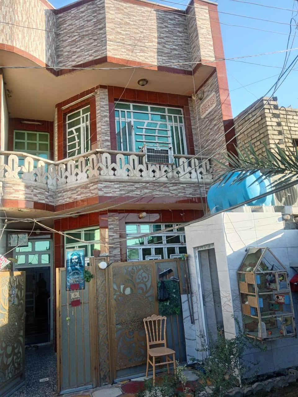 سلام عليكم دار لبيع ام الكبر يم كرج ابو ريش بيت عله شارع العام بل سند75 اوقع حال105معه تشجير 
لبيت بيه ستقبال اومطبخ غرف جوه او مل حقاتها فوك غرفتين نوم اوحمام 
بيت مستجلين عله بيعته رقمي ***********
