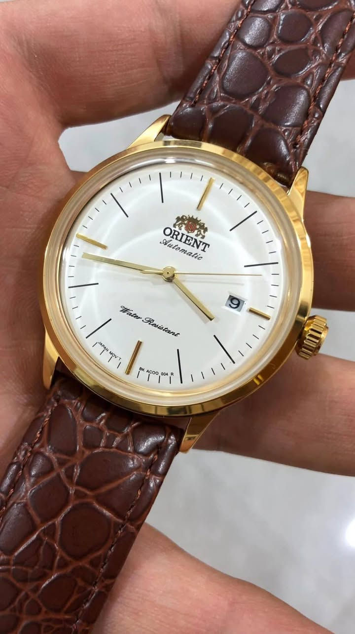 اورينت اوتماتيك ياباني مال بالة انتاج قديم ضد الماء
غير مستخدمة جديدة بالعلبة نظافة ١٠٠٪؜
مكينتها اوتماتيك وتكويك تشتغل نظامين
قطر الساعة 40
طلاء ذهبي ثابت
السعر  65 الف مع التوصيل سعر نهائي


**إذا كنت صاحب هذا الإعلان وتريد حذفه لأي سبب، رجاءا أرسل رسالة إلى الدعم الفني**