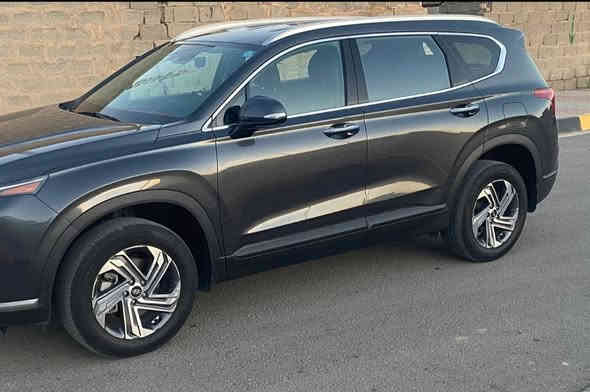 سنتافي موديل 2023
وارد امريكي السياره 
ماشية ٢٤ فقط 
وترقيم جديد رقم بغداد 
مكان السياره ديالئ 
2500 محرك 
كشن كهربائي 
بصمة ابواب 
بصمة تشغيل
تشغيل عن بعد
رادار امامي خلفي جانبي 
أنظمة قيادة 4 
comfort
sport
smart
snow
-- اطفاء ذاتي
اوتو هولد
مانع انزلاق
كيرها يجي دكم بيانو
تبريد منفصل 
تبريد قطعتين
فور ويل 
فول تحكم استيرن جهتين
شاشة تدعم كار بلي مع كامرا خلفية دوارة
مانع انحدار 
رادارات جانبيه امامية خلفيه
شحن مبايل واير ليس
مانع تصادم امامي خلفي 
تحديد مسار قيادة آليه 
شفتات استيرن 
تدفئه كشنات

فول تحكم استيرن جهتين

شاشة تدعم كار بلي مع كامرا خلفية دوارة

مانع انحدار 

رادارات جانبيه امامية خلفيه

شاشة اعطال 

لدات امامي نهاري

بك لايت لد 

منافذ شحن امامي خلفي 

وباقي المواصفات معروفة 
حادث السياره جدا بسيط يمك رقم الشاصي وتأكد 
سعرها ٢٢٨
الاستفسار 
***********
