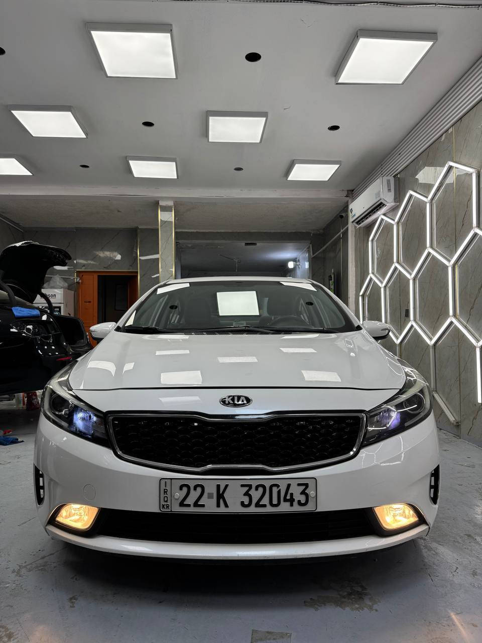 السلام عليكم كيا سيراتو 2017 خليجي مكفولة
من الصبغ والتبديل بيها فقط بارد
كير محرك تبريد حدادية كفالة
تخم تاير قبل يومين شادة
السيارة جاهزة ومابيها كل نقص
رقم اربيل الجديد تحويل وكالة مضمون
مكاني بغداد الحرية ***********
