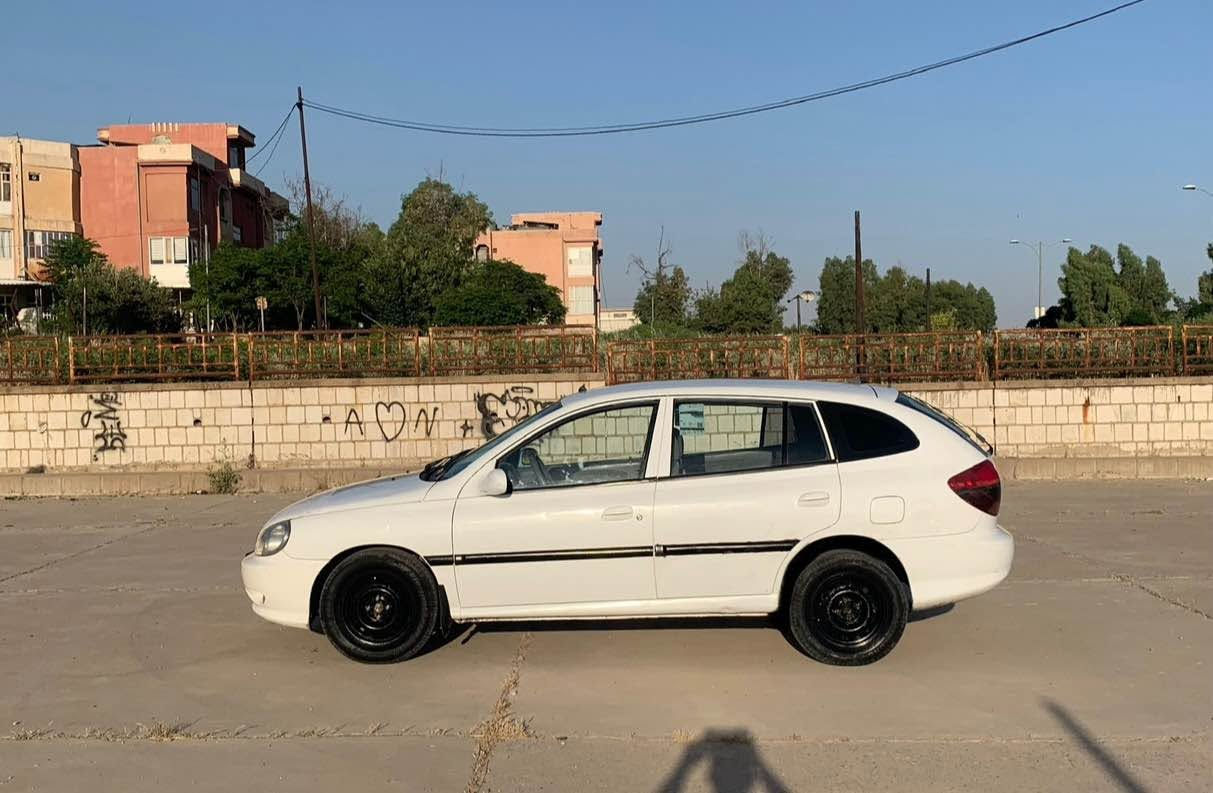 *********** موديل 2000 ئارم بلاستيك بةشةرتي  ئارم و ئةوةليات كيرومكينةوتبريد بةشةرت بيشو دواي توندو تولة كارةباي هةمو ئيش ئةكات تايةي تازةية دةعمو ليدراوي هيج نية جام كارةبا قفل مركزي سيارةيةكي زور ريكوبيكوبيمةسرةفة سعر ٢٨ كةلا لة سليمانيم *********** السليمانية, العراق
