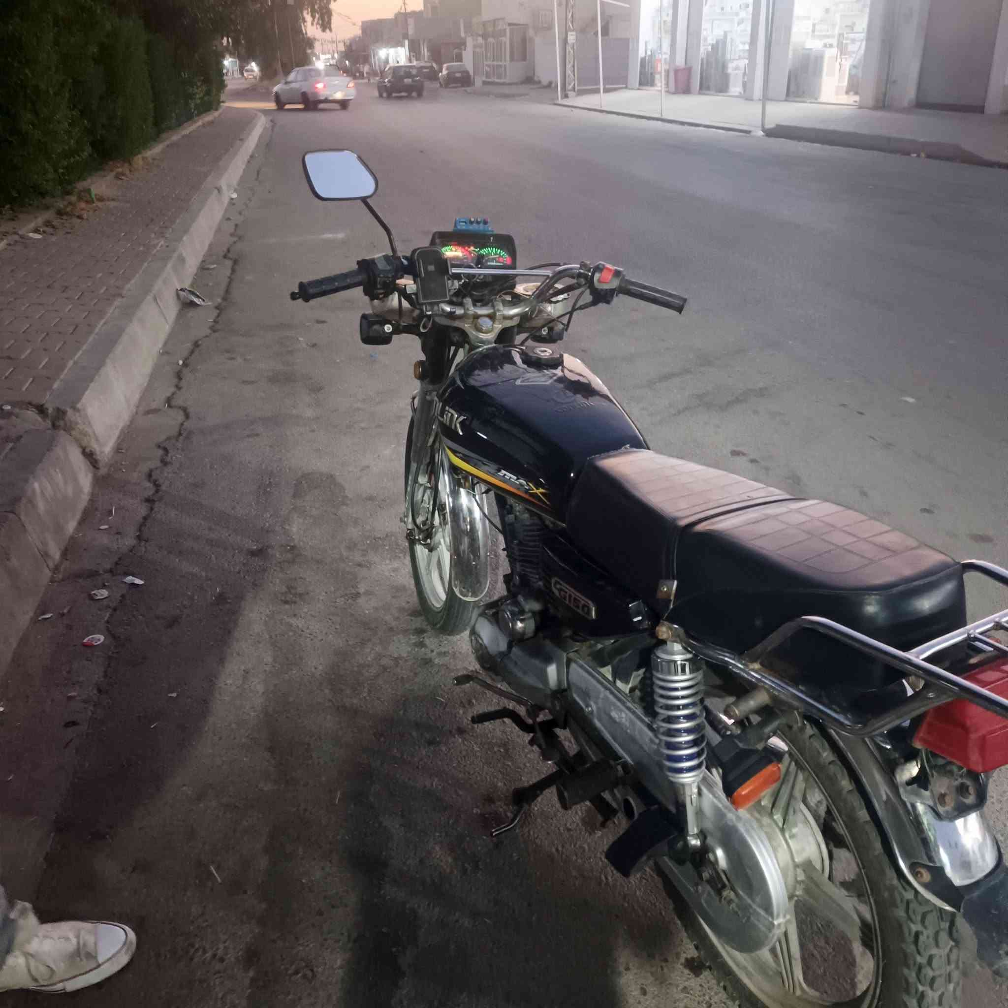 سلام عليكم دراجه خمسه كير موديل 2020 سعرها 325 وبيها مجال كهربائيات كلها شغال شرط لاصرف لا بخار  لشراي مستعجل ع بيع رقمي ***********
